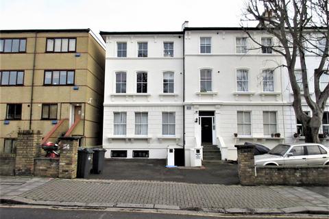 2 bedroom flat to rent, The Grove, Isleworth, TW7