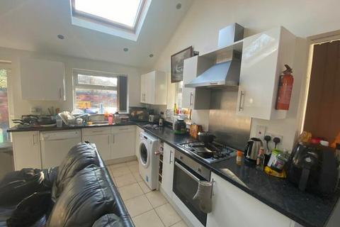 6 bedroom house to rent, Sherwin Road, Nottingham NG7