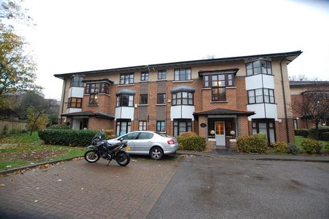 2 bedroom flat for sale, Halley Gardens, London, SE13