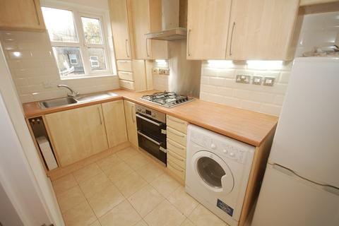 2 bedroom flat for sale, Halley Gardens, London, SE13