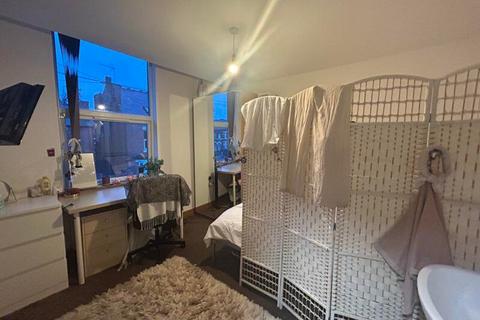 6 bedroom house to rent, Midland Avenue, Nottingham NG7