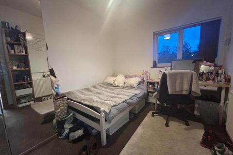 6 bedroom house to rent, Midland Avenue, Nottingham NG7