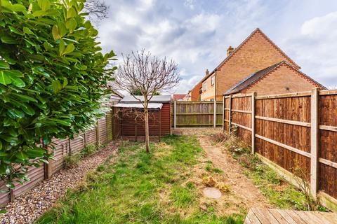 2 bedroom terraced house to rent, Blenheim Way, Watton, IP25