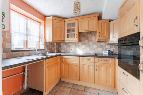 2 bedroom terraced house to rent, Blenheim Way, Watton, IP25