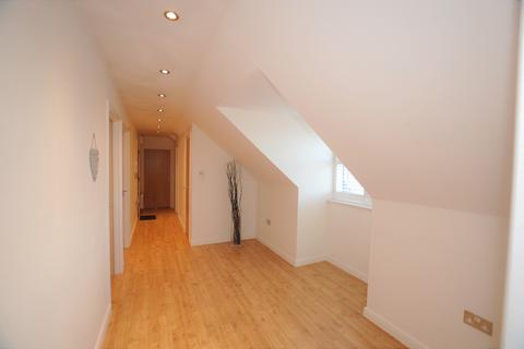 2 bedroom penthouse to rent, Alexander Road, London Colney AL2