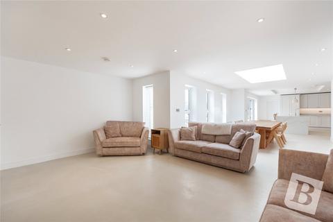 3 bedroom detached bungalow for sale, Sugden Avenue, Wickford, Essex, SS12