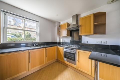 2 bedroom flat to rent, Alt Grove Wimbledon SW19