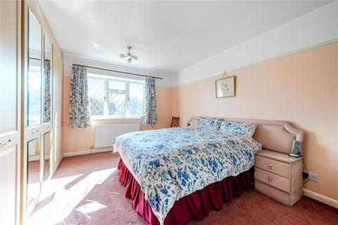 4 bedroom detached house for sale, Moorhayes Drive, Surrey TW18