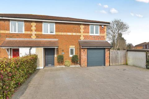 4 bedroom semi-detached house to rent, Bullfinch Close, Sevenoaks, Kent