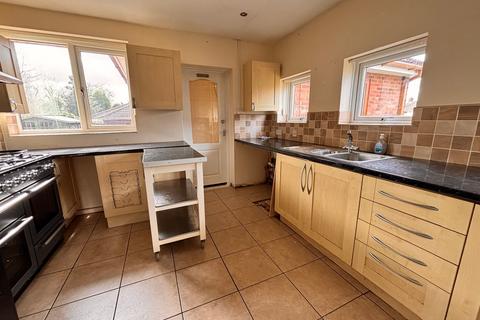 4 bedroom detached bungalow for sale, Norman Road, Walsall, WS5