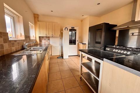 4 bedroom detached bungalow for sale, Norman Road, Walsall, WS5