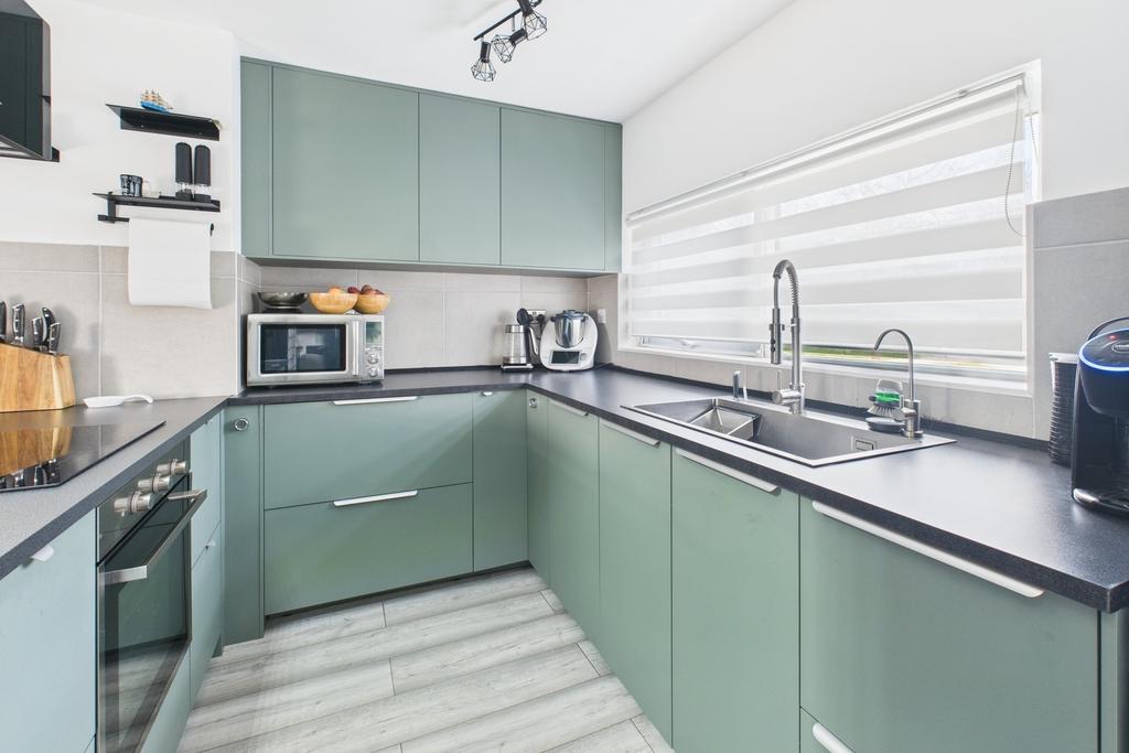 Cam02545 g0 pr0354 still004