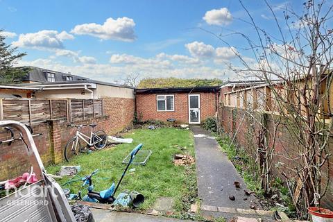 3 bedroom terraced house for sale, St Ursula Road, Southall