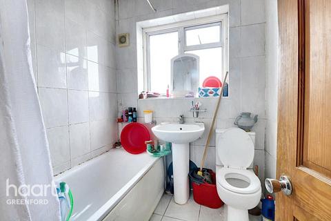 3 bedroom terraced house for sale, St Ursula Road, Southall