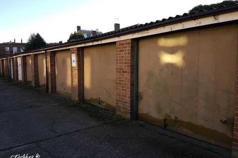 Garage to rent, Conisborough Crescent, London SE6