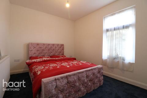 1 bedroom in a house share to rent, Charles Street, GREENHITHE