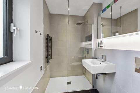 3b Chelmer Road, London, E9 6AY
