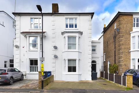 3 bedroom flat for sale, Denmark Road, Ealing