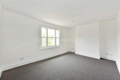 3 bedroom flat for sale, Denmark Road, Ealing