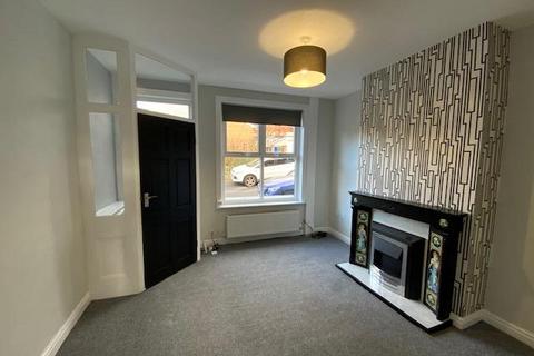 2 bedroom terraced house to rent, King Street, Mossley, Ashton-under-Lyne, OL5 9HX