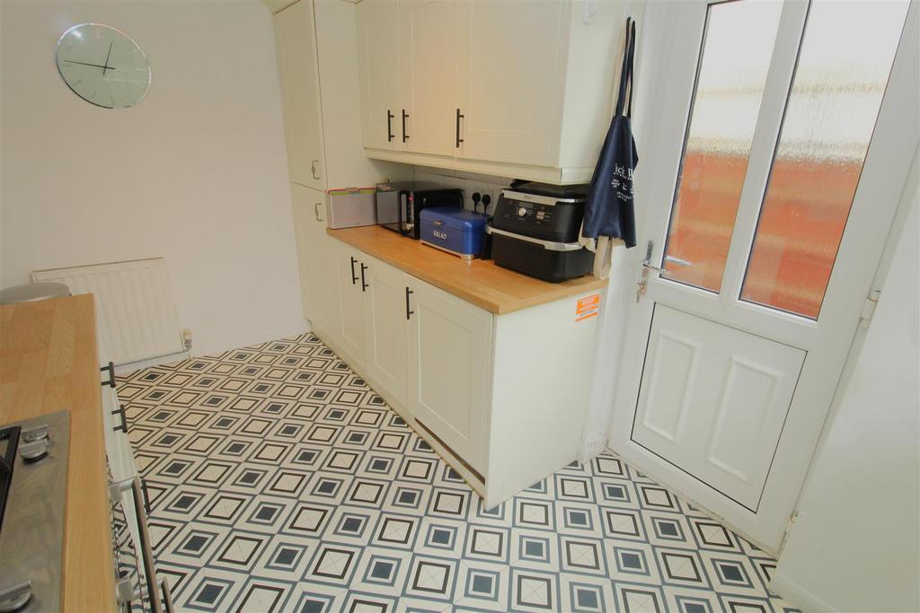 Kitchen4.JPG