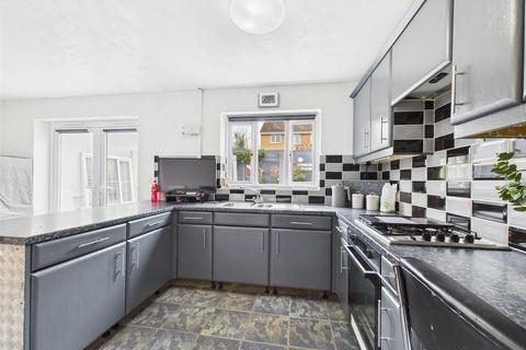 31 Fairplace Close, Bridgend, CF31 5BY