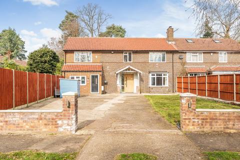 6 bedroom semi-detached house for sale, Paxton Gardens, Surrey GU21