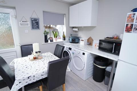 40 Botany Avenue, Bradford, BD2 1EU
