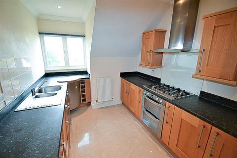 2 bedroom flat to rent, Carew Road, Eastbourne BN21