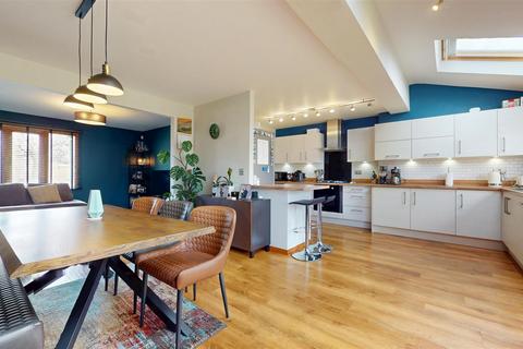 23 Calewen, Two Mile Ash, Milton Keynes, MK8 8LP