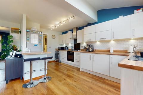 23 Calewen, Two Mile Ash, Milton Keynes, MK8 8LP