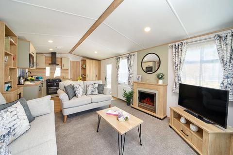 2 bedroom detached house for sale, Glen Road, Shipley BD17