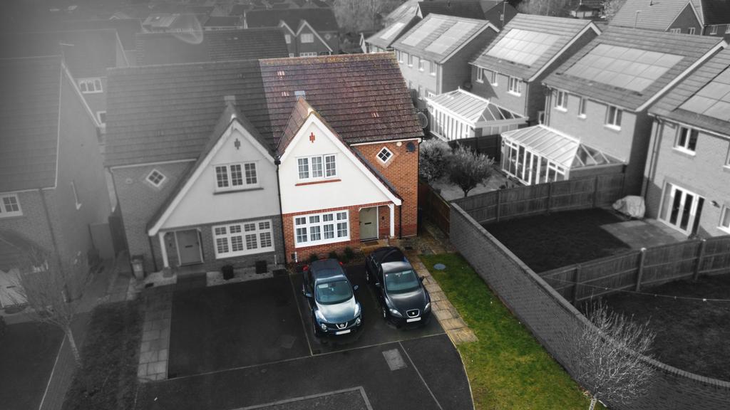 Bentley Close, Hamilton, Leicester, Leicestershir
