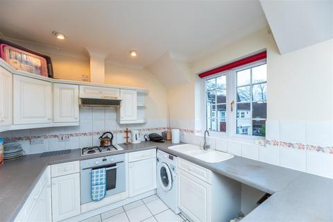 2 bedroom flat for sale, Heneage Drive, West Cross, Swansea