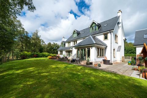 5 bedroom detached house for sale, Medwyn Court, West Linton, Scottish Borders