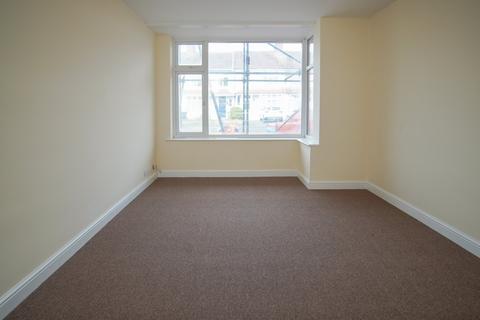 3 bedroom terraced house to rent, Sandling Ave, Bristol BS7