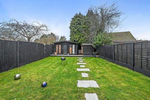 3 bedroom chalet for sale, Hook End Road, Hook End, Brentwood