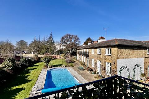 2 bedroom apartment for sale, Vine Cottage, Norwood Green UB2