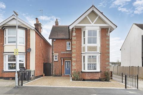 53 Cloverly Road, Ongar, CM5 9BX