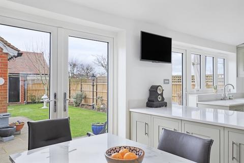 53 Cloverly Road, Ongar, CM5 9BX