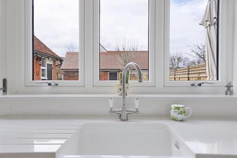 53 Cloverly Road, Ongar, CM5 9BX
