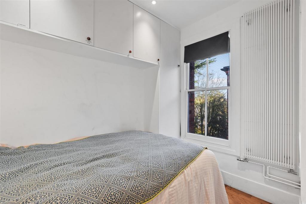 31 Brookfield Mansions - Bedroom.JPG
