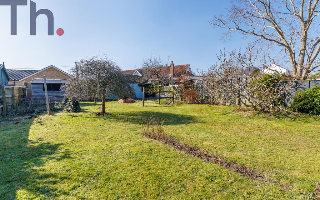 Extensive Rear Garden
