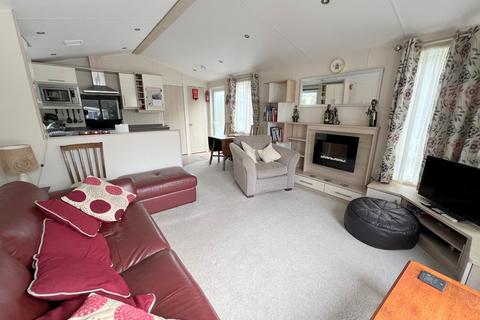 2 bedroom mobile home for sale, Seabreeze, Shorefield Road, Downton, Lymington, Hampshire. SO41 0LH