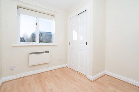 2 bedroom flat for sale, Norbury Avenue, Watford, WD24