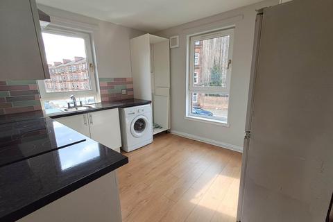 2 bedroom flat to rent, Maukinfauld Road, Glasgow