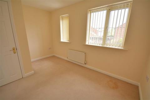 2 bedroom townhouse to rent, Kimberley Street, Featherstone, WF7