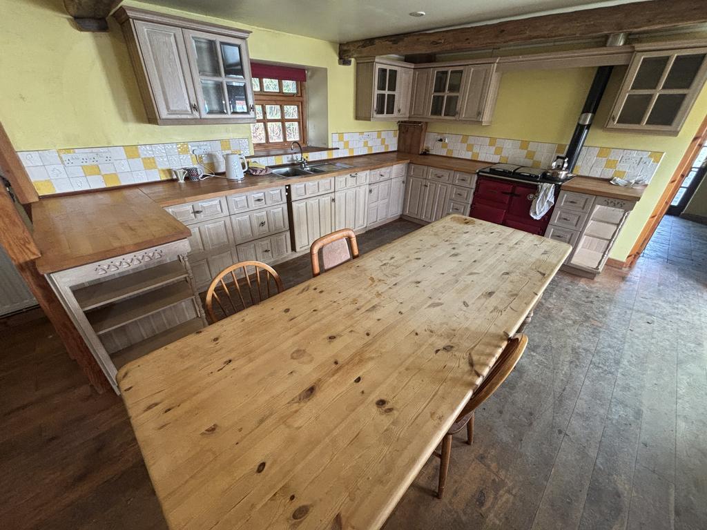 Kitchen (third image)