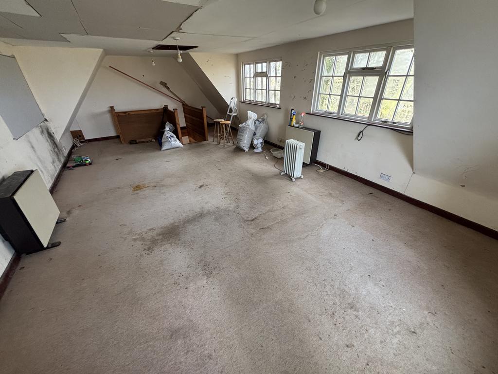 Bedroom 5/possible studio
