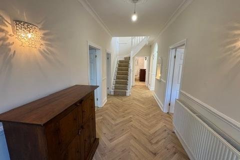 4 bedroom detached house to rent, DOVEHOUSE LANE